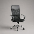 Chaise de bureau pivotante avec accoudoirs dossier résille noir et base en acier chromé 65 x 65 x 115 cm
